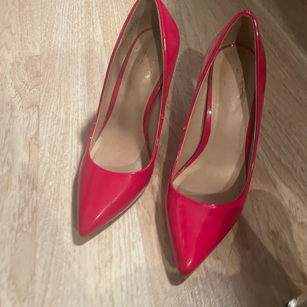 Red Pumps - Picture 2 of 3